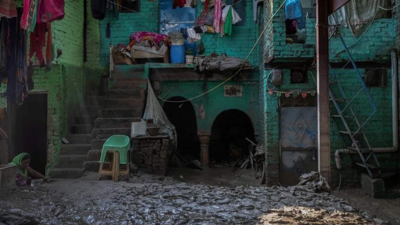 The Delhi government has stepped up efforts to prevent diseases carried by mosquitoes and other insects due to the stagnant water standing across the city. (Source: Reuters)