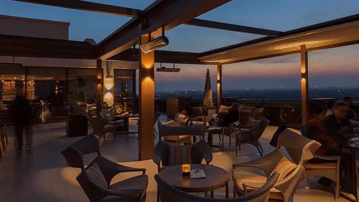 Cirrus 9: Rooftop Bar, The Oberoi, Delhi.